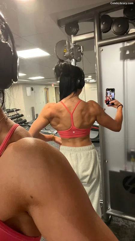 Indi Hartwell photo 7 of 884
