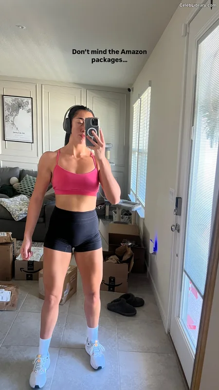 Indi Hartwell photo 17 of 884