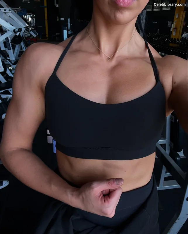 Indi Hartwell photo 8 of 884