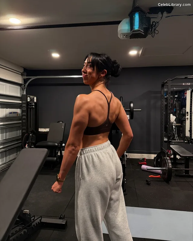 Indi Hartwell photo 20 of 884