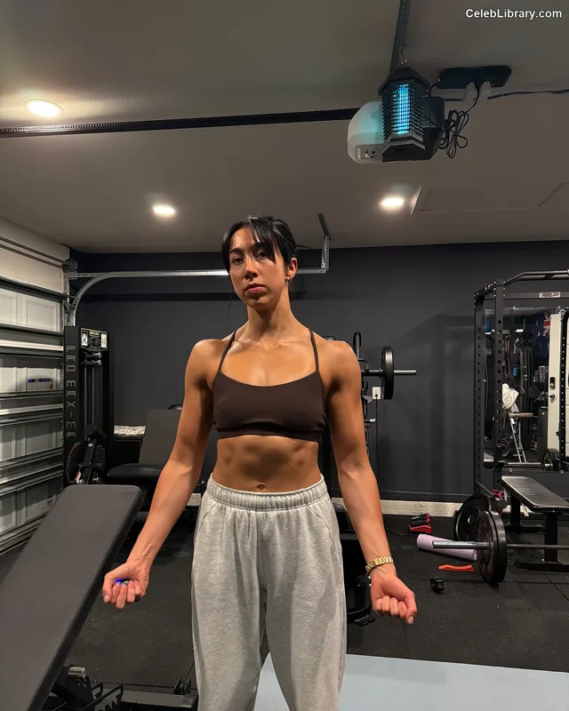 Indi Hartwell photo 21 of 884