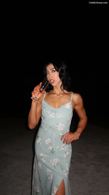 Indi Hartwell photo 10 of 884
