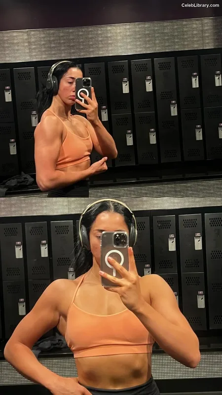 Indi Hartwell photo 16 of 884