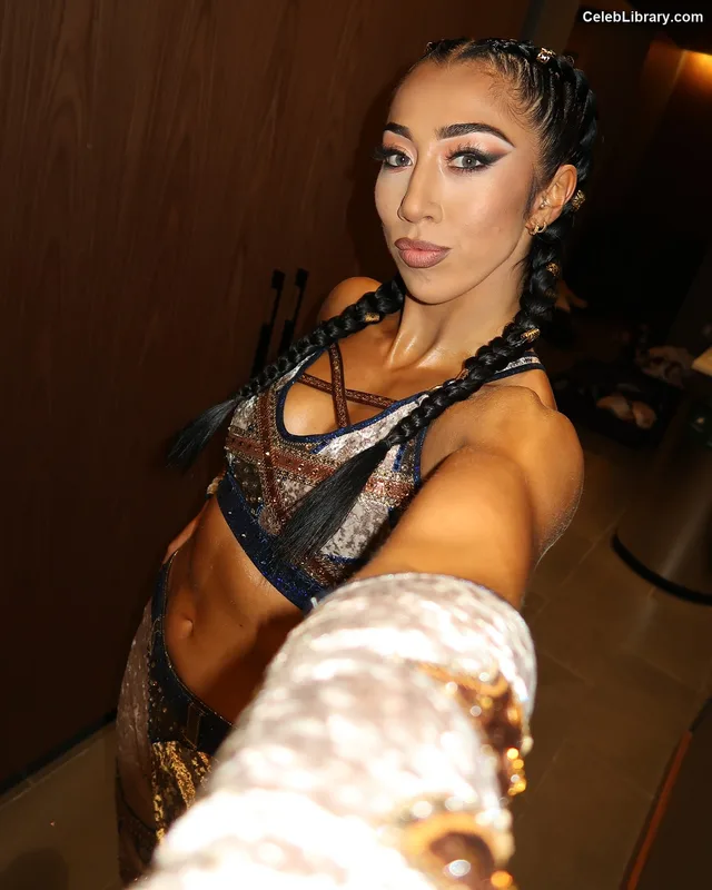 Indi Hartwell photo 24 of 884