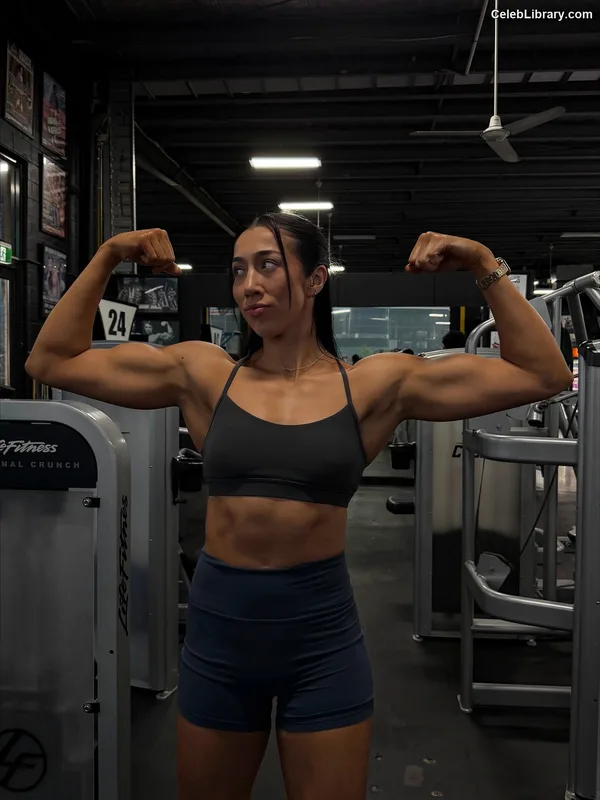 Indi Hartwell photo 24 of 884