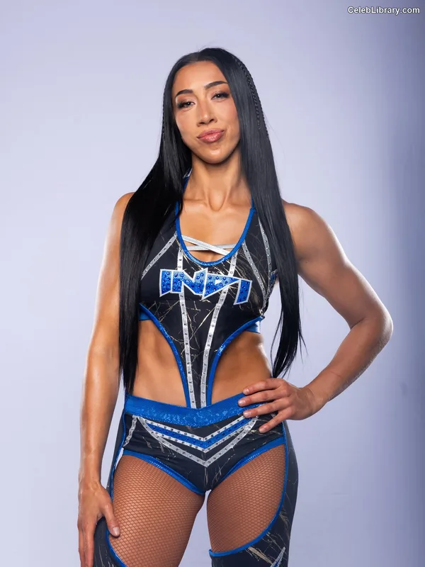 Indi Hartwell photo 21 of 884