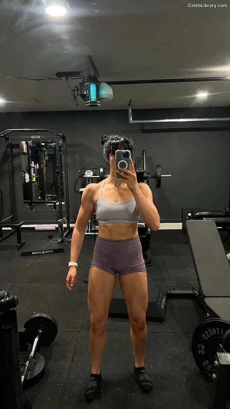 Indi Hartwell photo 24 of 884