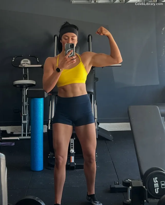 Indi Hartwell photo 16 of 884