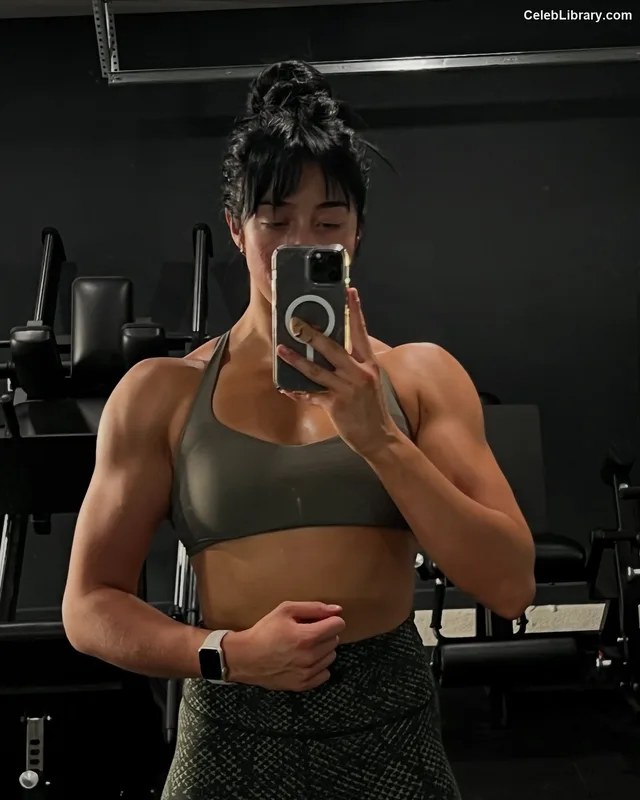 Indi Hartwell photo 18 of 884