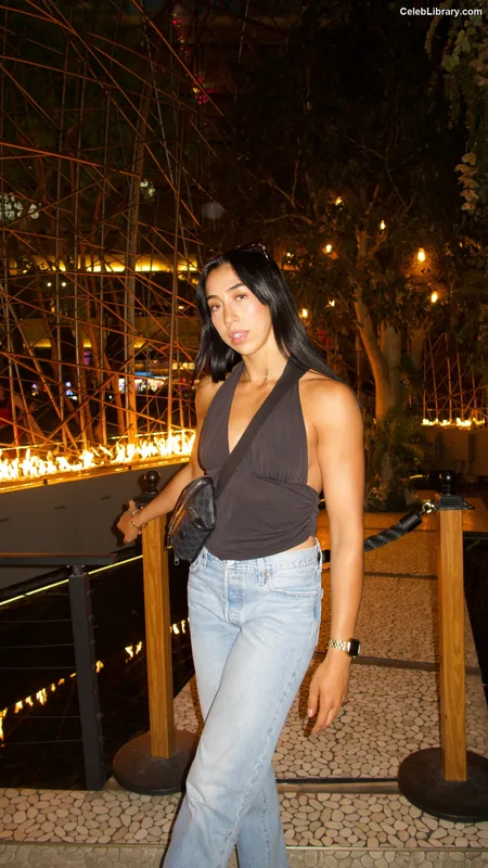Indi Hartwell photo 1 of 884
