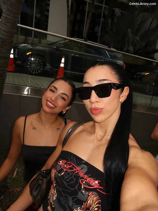 Indi Hartwell photo 2 of 884