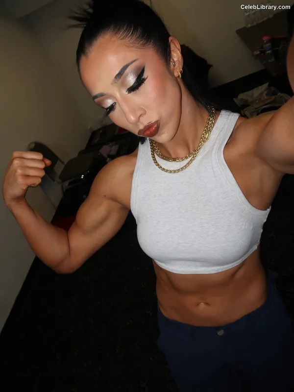 Indi Hartwell photo 24 of 884