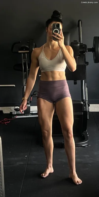 Indi Hartwell photo 18 of 884