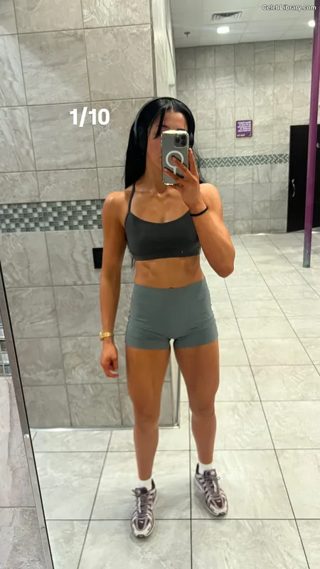 Indi Hartwell photo 20 of 884
