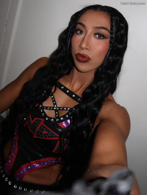 Indi Hartwell photo 17 of 884