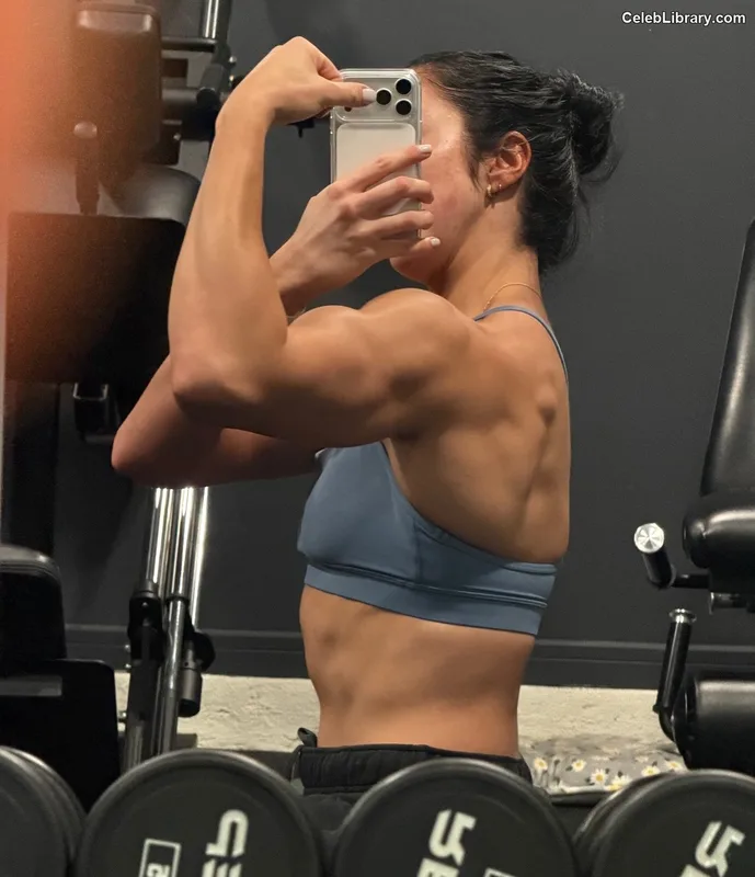 Indi Hartwell photo 21 of 884