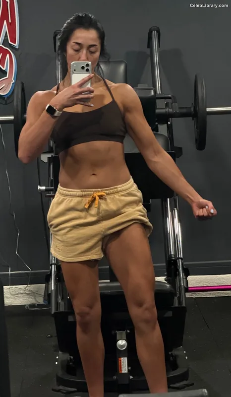 Indi Hartwell photo 1 of 884