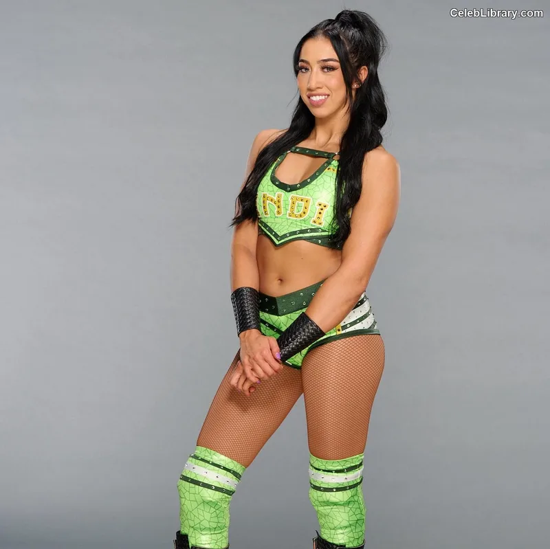 Indi Hartwell photo 5 of 884