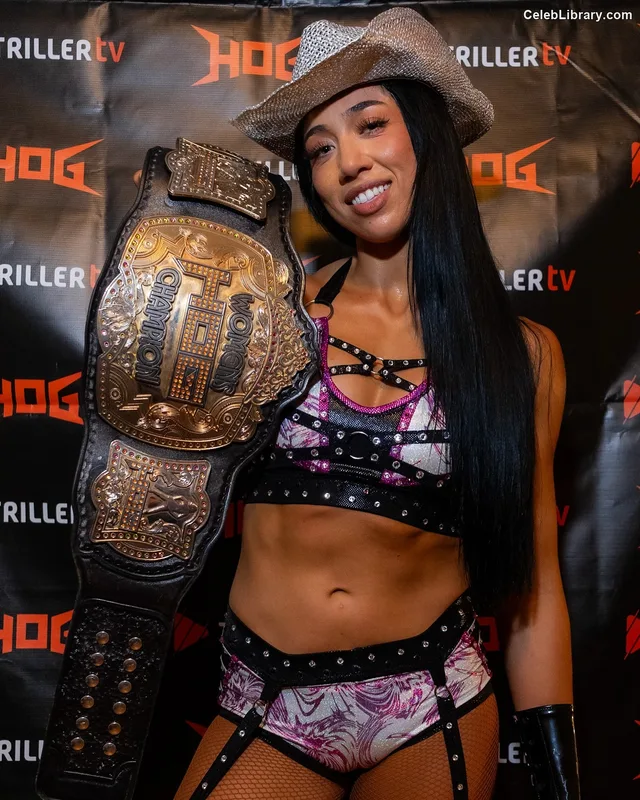 Indi Hartwell photo 11 of 884