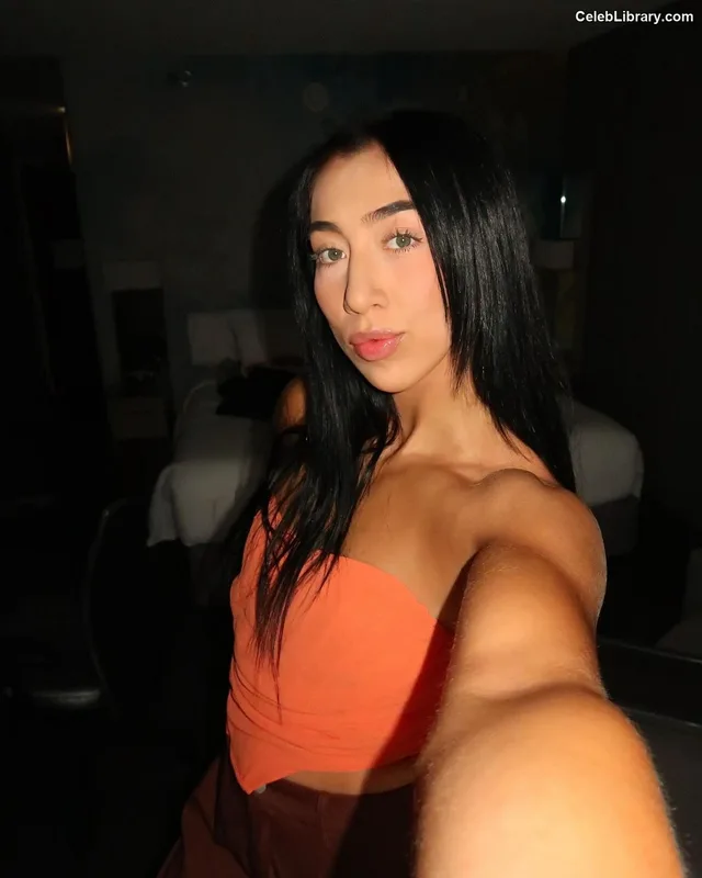 Indi Hartwell photo 17 of 884