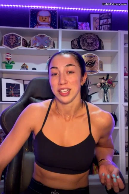 Indi Hartwell photo 15 of 884