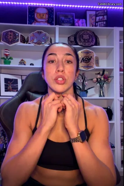 Indi Hartwell photo 16 of 884