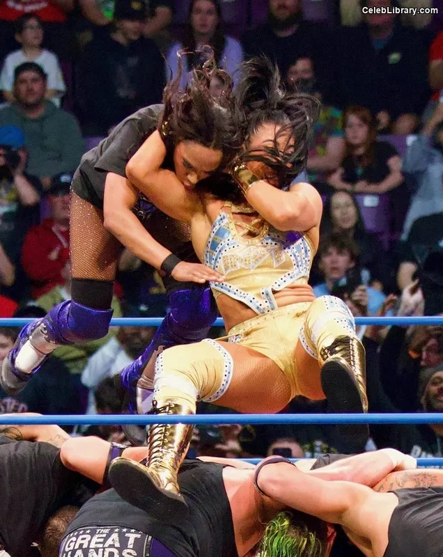 Indi Hartwell photo 4 of 884