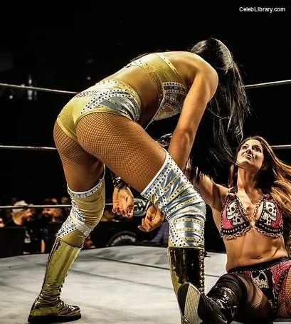 Indi Hartwell photo 11 of 884