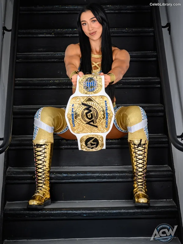 Indi Hartwell photo 14 of 884
