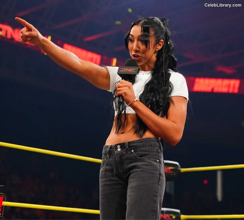 Indi Hartwell photo 21 of 884