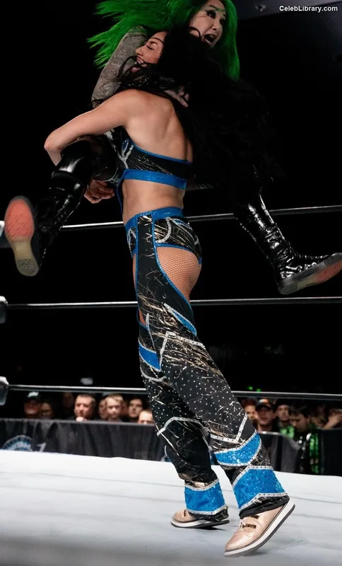Indi Hartwell photo 2 of 884