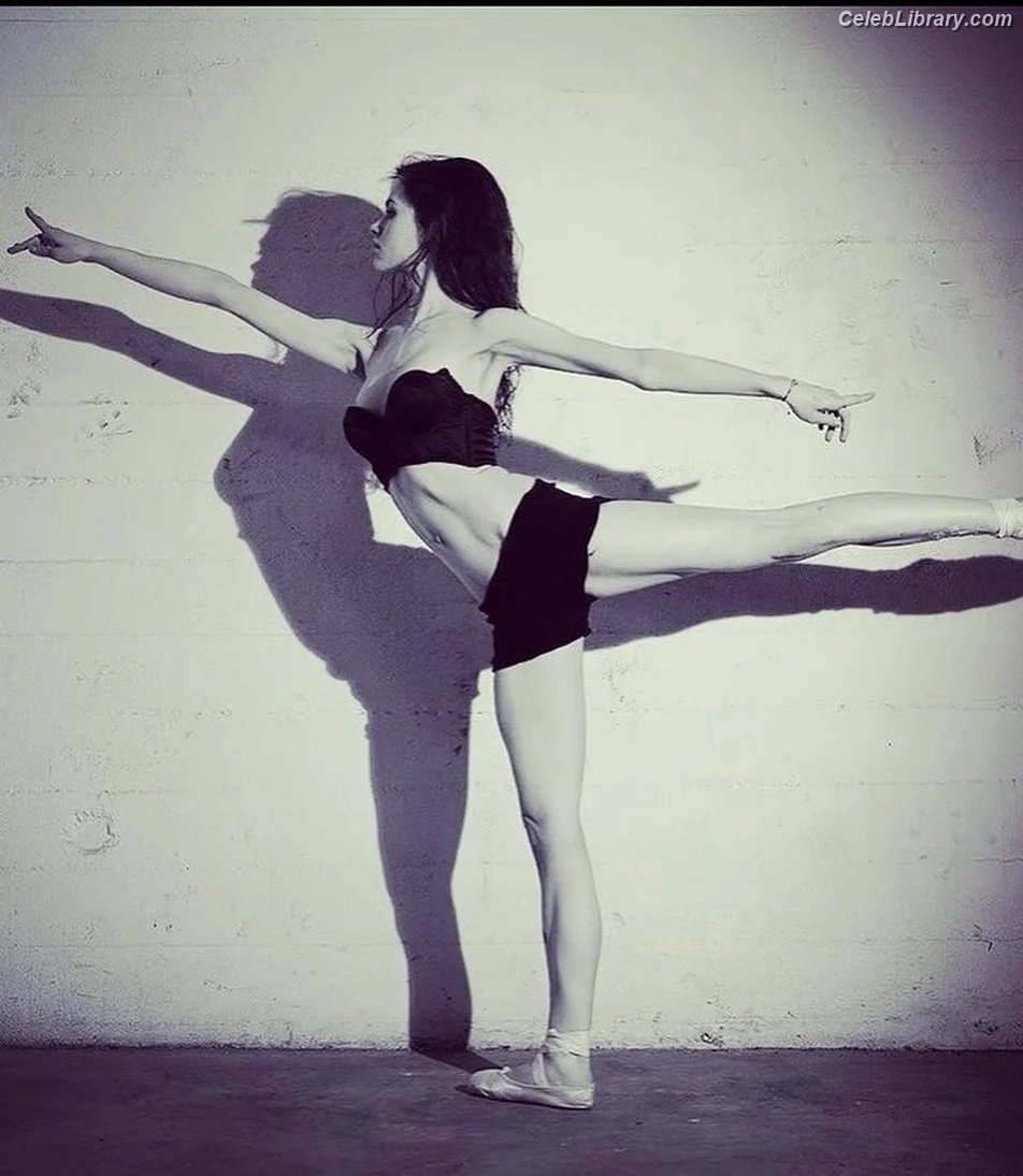 India Eisley photo 12 of 44