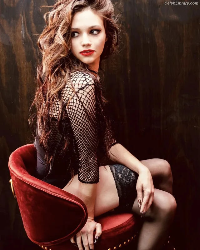 India Eisley photo 2 of 45