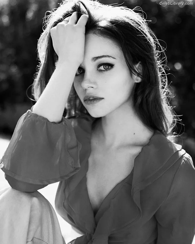 India Eisley photo 10 of 45