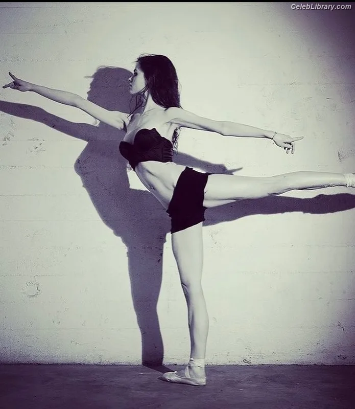 India Eisley photo 12 of 45