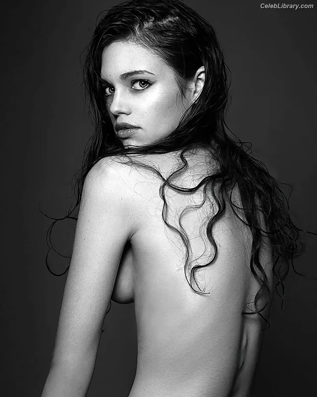 India Eisley photo 11 of 45