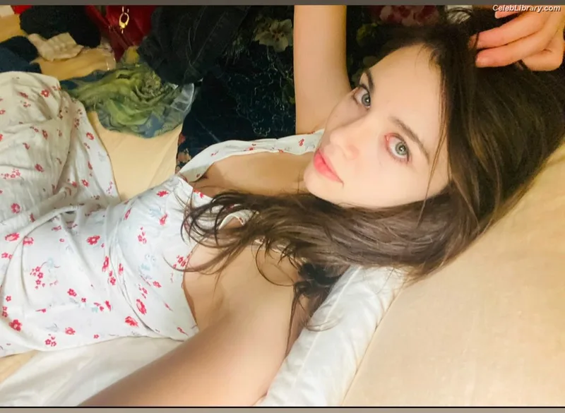 India Eisley photo 19 of 45