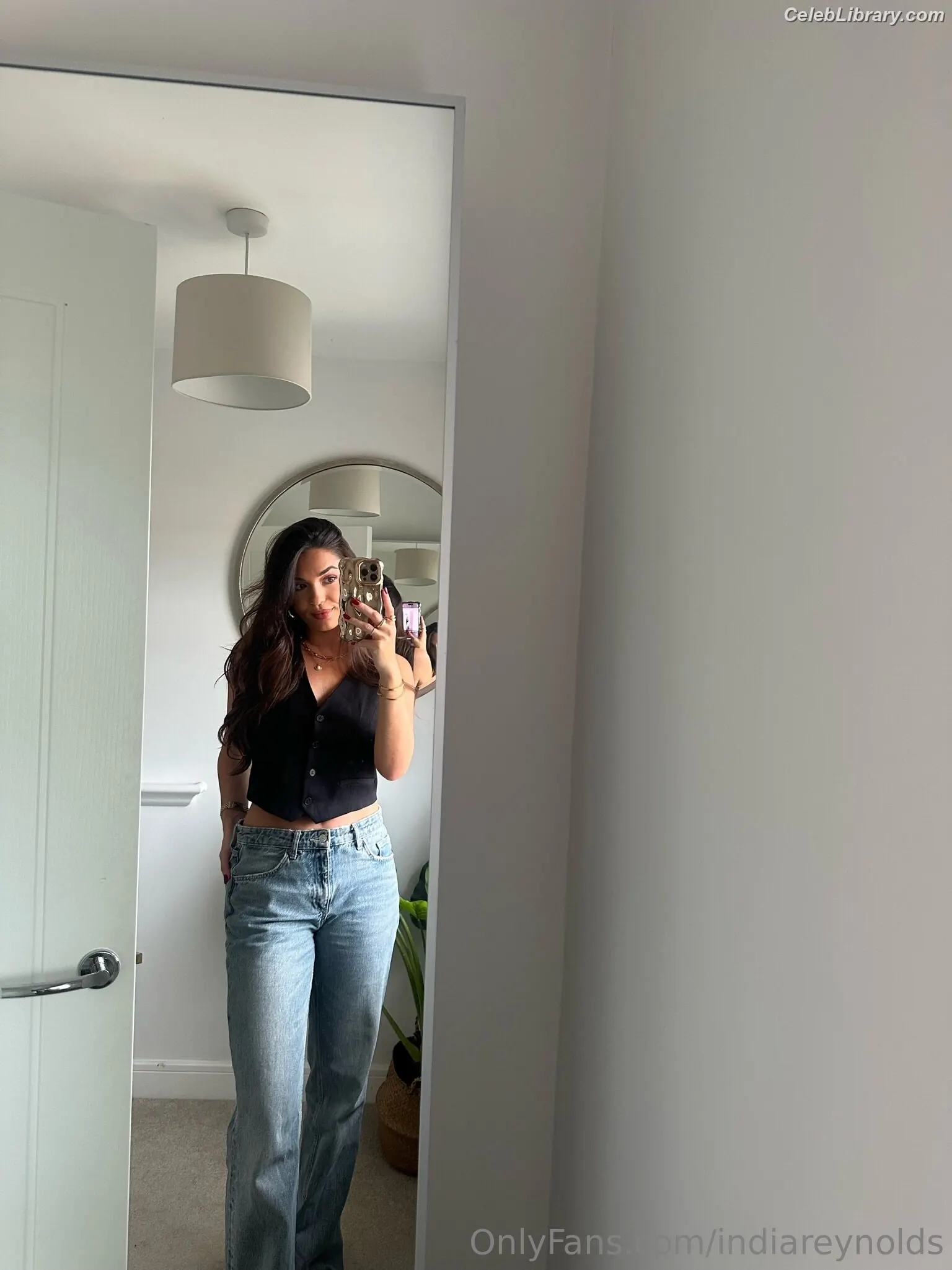 India Reynolds photo 9 of 1237