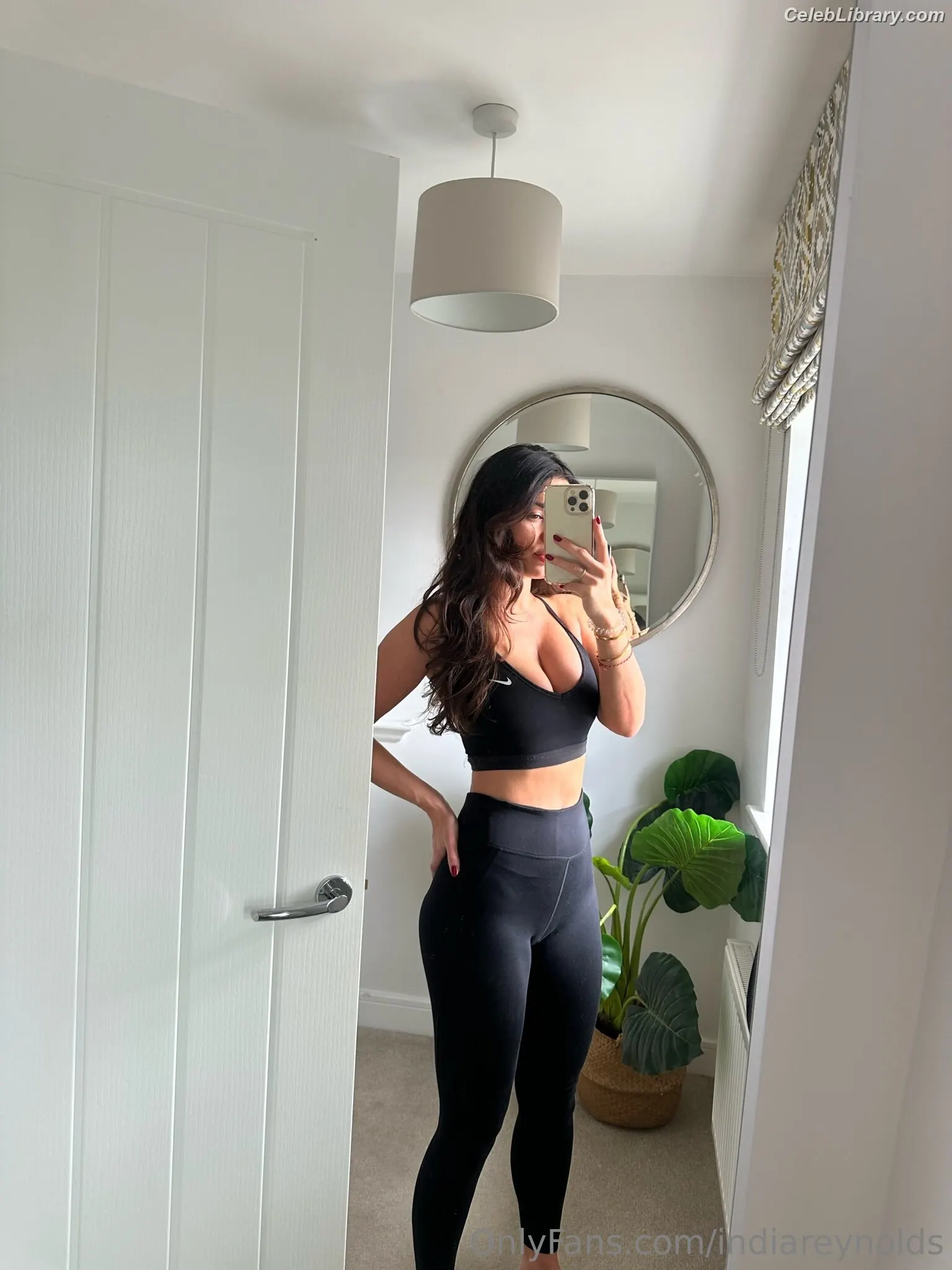 India Reynolds photo 14 of 1237