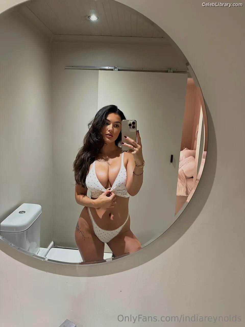 India Reynolds photo 19 of 1237