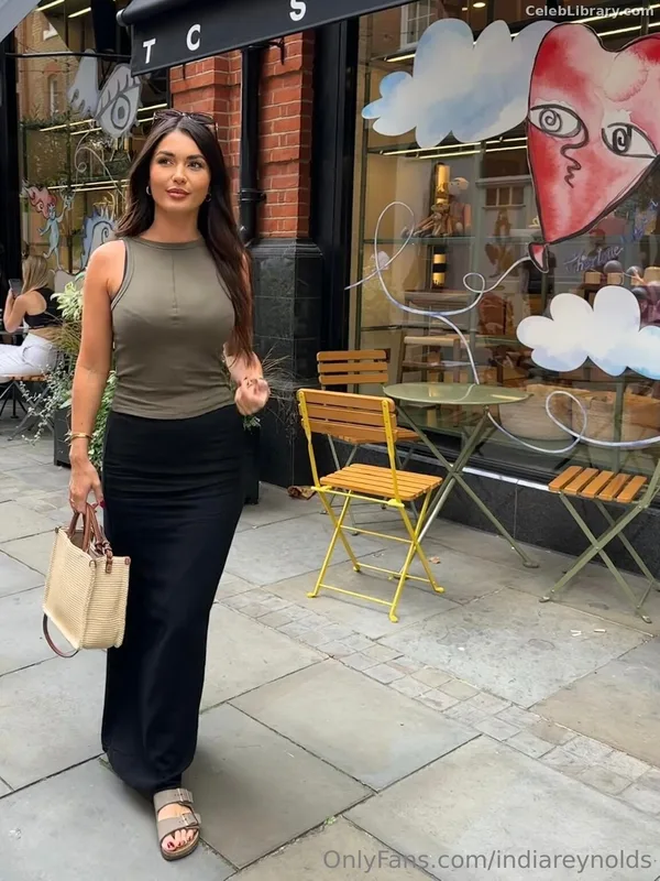 India Reynolds photo 4 of 1236