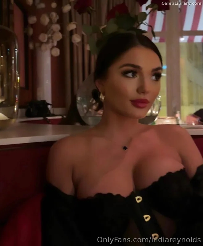 India Reynolds photo 4 of 1236