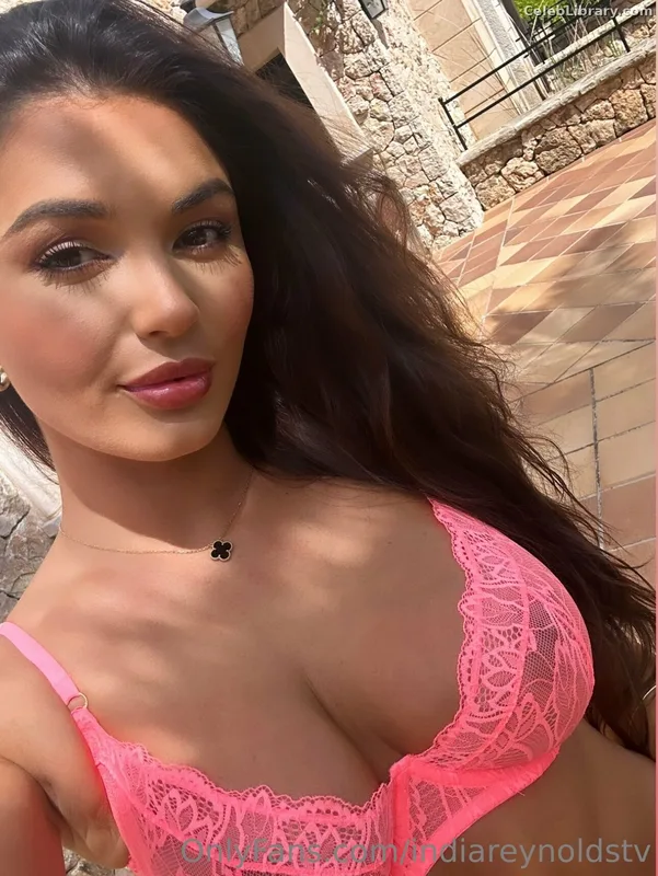 India Reynolds photo 5 of 1236