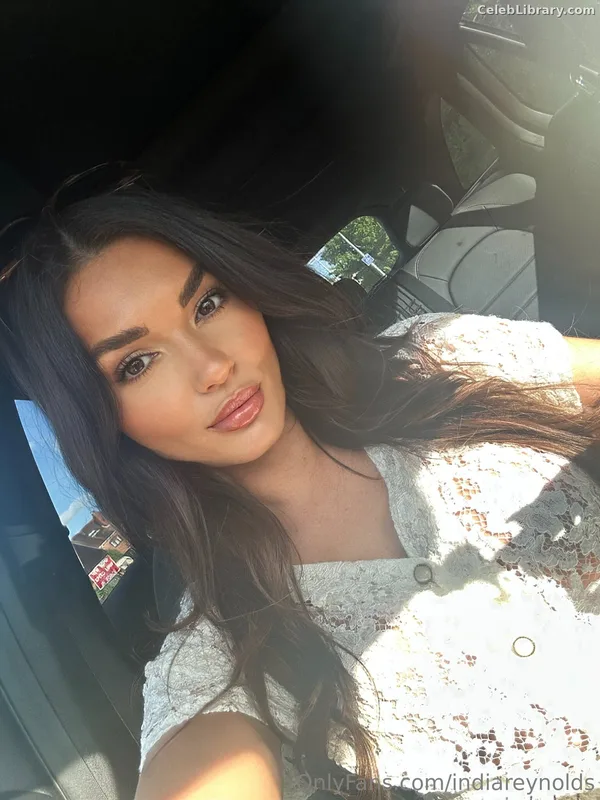 India Reynolds photo 7 of 1236
