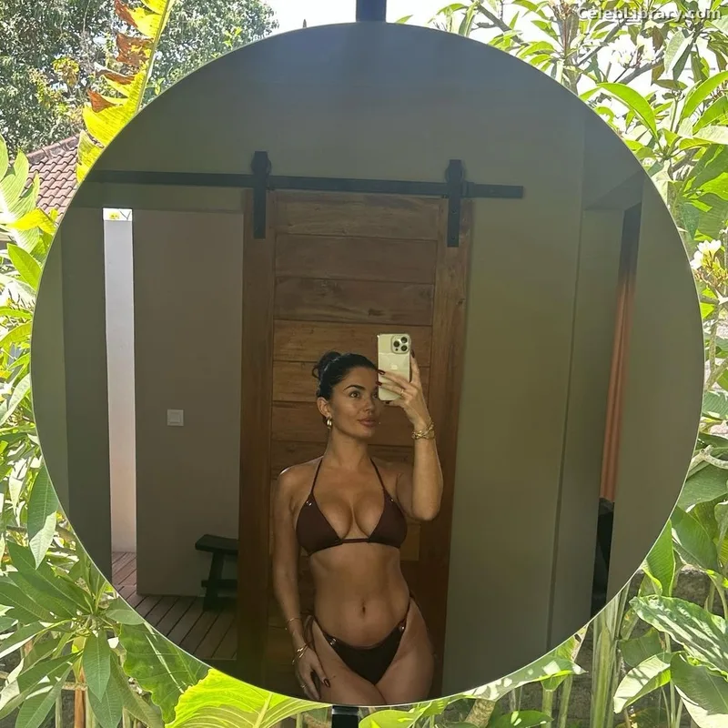India Reynolds photo 24 of 1236