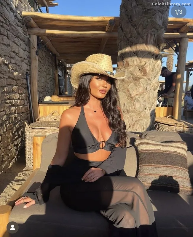 India Reynolds photo 10 of 1236
