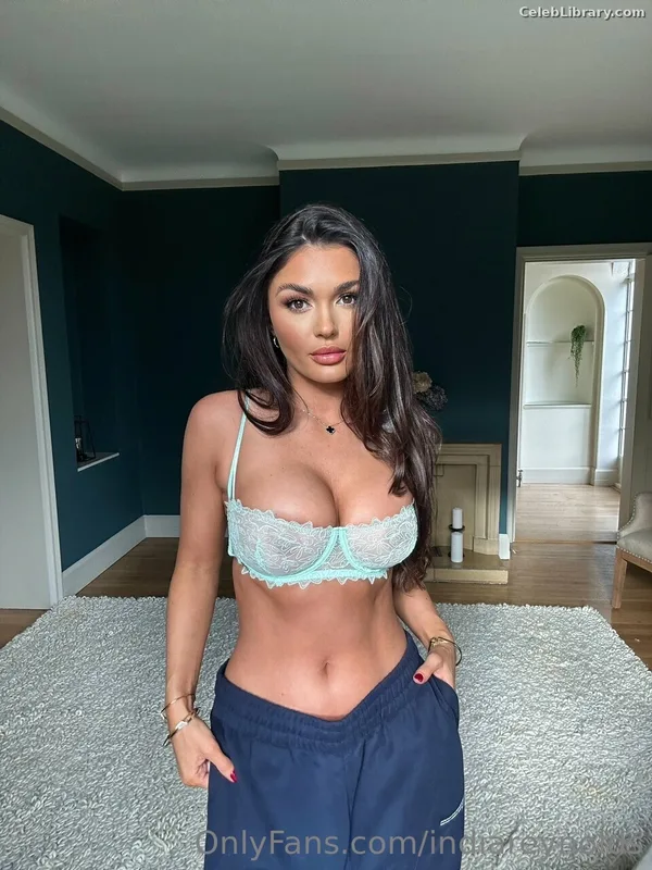 India Reynolds photo 3 of 1236