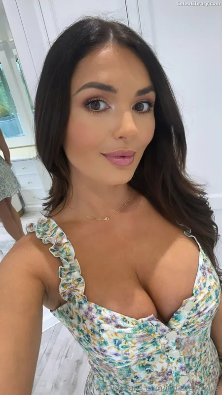 India Reynolds photo 3 of 1236