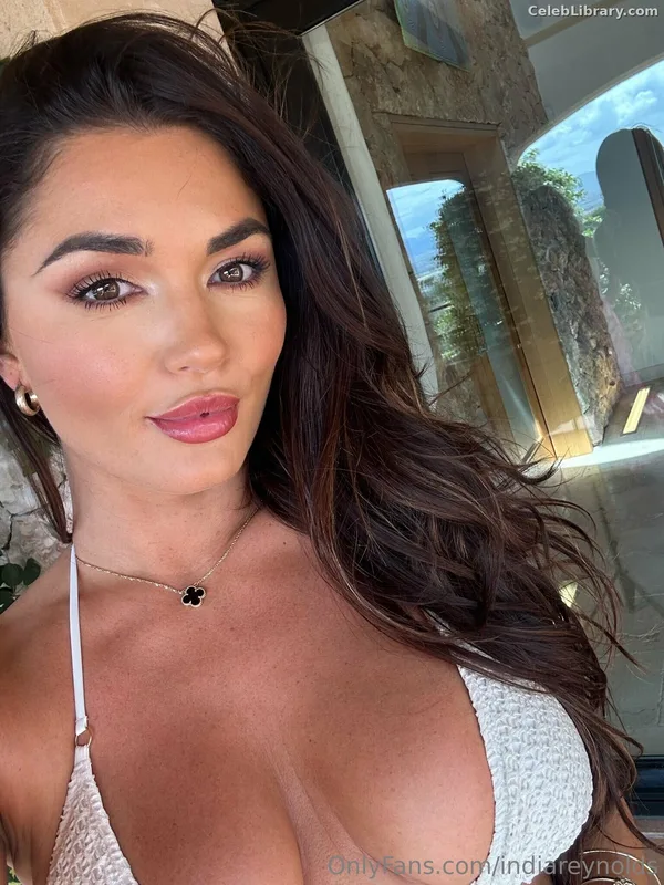 India Reynolds photo 8 of 1236