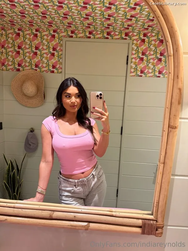 India Reynolds photo 19 of 1236